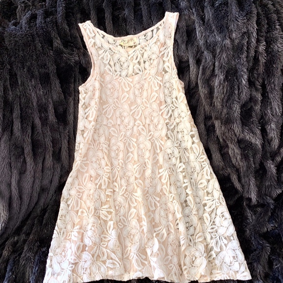 Free People Dresses & Skirts - Free People Sleeveless Lace Overlay Dress